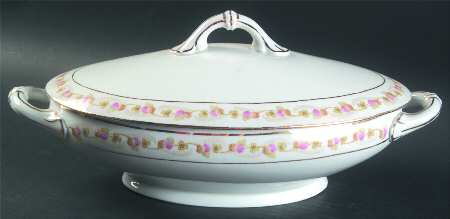 6826 Oval Covered Vegetable