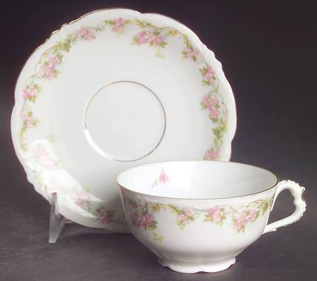 ALT27 Footed Cup & Saucer Set