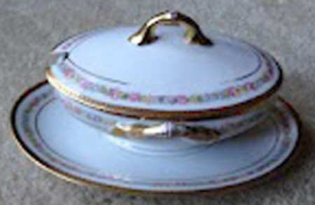 5544 Gravy Boat & Lid w/Underplate