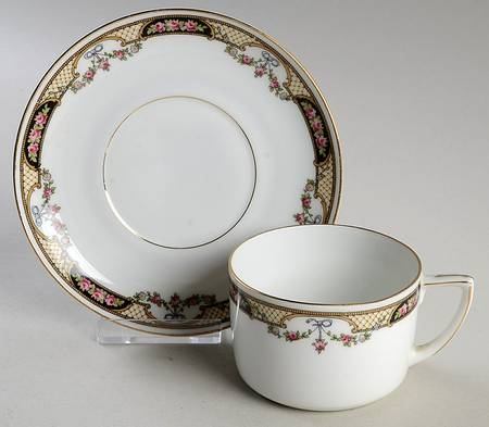 ALT37 Flat Cup & Saucer Set
