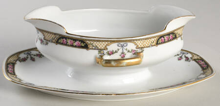 ALT37 Gravy Boat with Attached Underplate