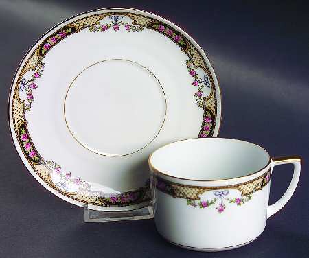 ALT37 Flat Cup & Saucer Set