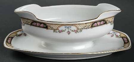 ALT37 Gravy Boat with Attached Underplate