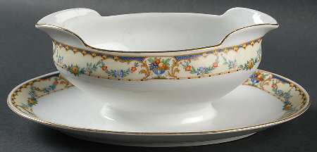 ALT41 Gravy Boat with Attached Underplate
