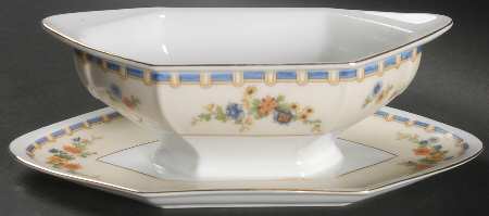 Jardiniere Gravy Boat with Attached Underplate