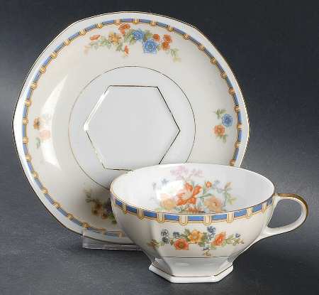 Jardiniere Footed Cup & Saucer Set