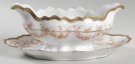 ALT62 Gravy Boat with Attached Underplate