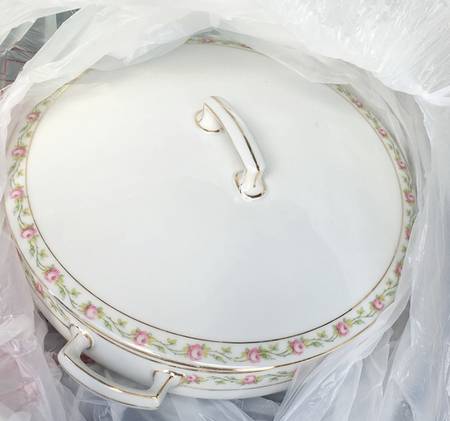 ALT8 Round Covered Vegetable