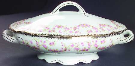 Bridal Rose (Scalloped, Gold Edge) Oval Covered Vegetable