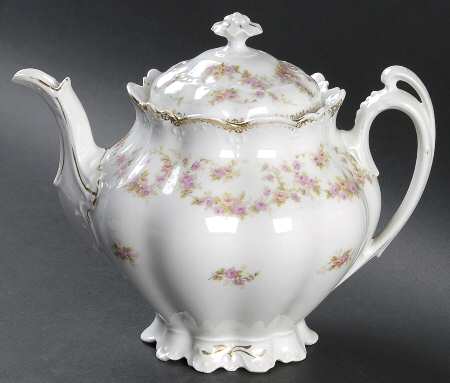 Bridal Rose (Scalloped, Gold Edge) Teapot & Lid