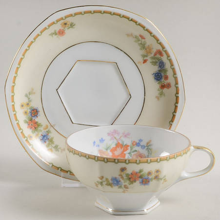 Diana Footed Cup & Saucer Set