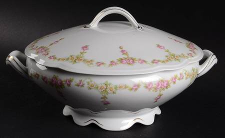 Rose China (Scalloped) Round Covered Vegetable