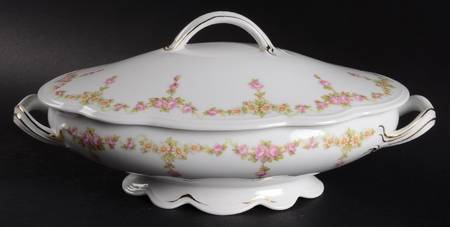 Rose China (Scalloped) Oval Covered Vegetable
