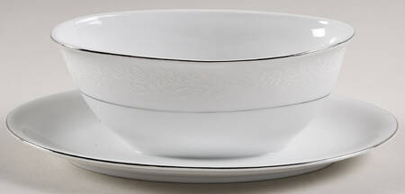 Chalet Gravy Boat with Attached Underplate