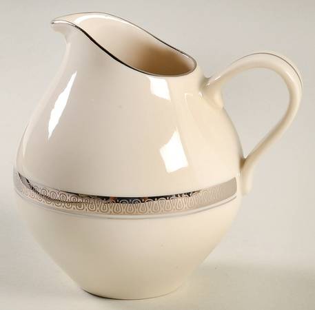Finale Platinum Creamer