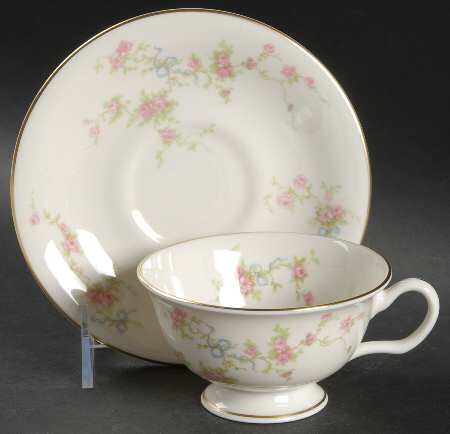 Roxanne Footed Cup & Saucer Set