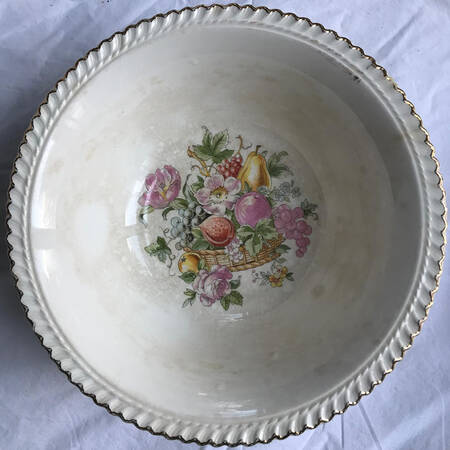 AMO1 9" Round Vegetable Bowl