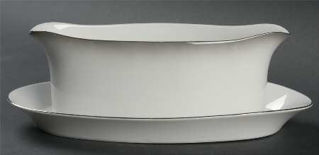 Angelique Gravy Boat with Attached Underplate