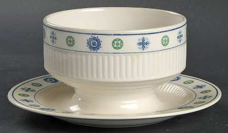 Potomac Gravy Boat with Attached Underplate