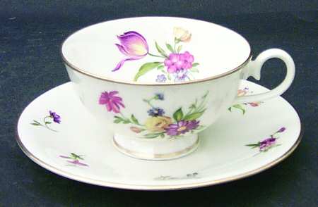 Evangeline Footed Cup & Saucer Set