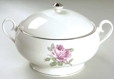 Manor Rose (Platinum Trim) Round Covered Vegetable