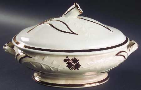 Tea Leaf (Embossed Lily Rim) Oval Covered Vegetable