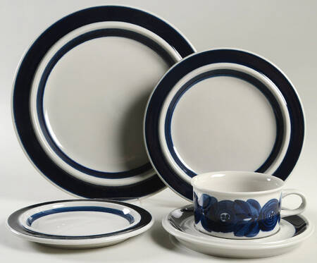 Anemone Blue 40 Piece Estate Set