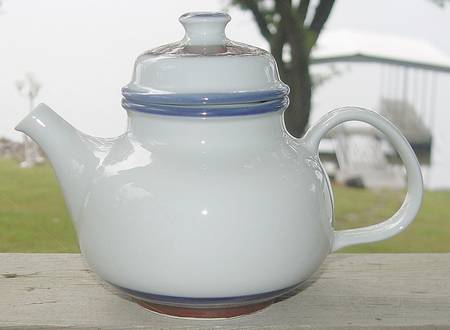 ARA1 Teapot & Lid