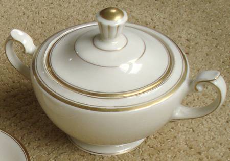 ARA18 Sugar Bowl & Lid