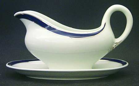 ARA31 Gravy Boat with Attached Underplate