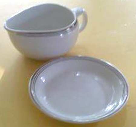 ARA34 Gravy Boat & Underplate