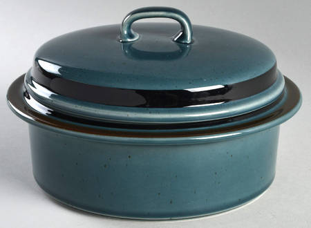 Meri Blue 1.75 Qt Round Covered Casserole by Arabia of Finland