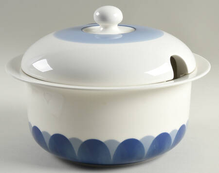 Pudas Arctica 2 Qt Round Covered Casserole by Arabia of Finland