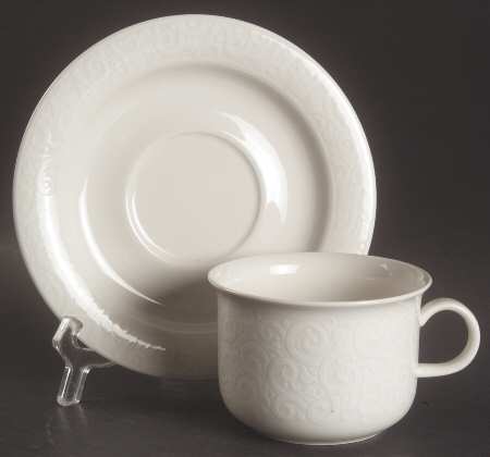 Troikka Flat Cup & Saucer Set