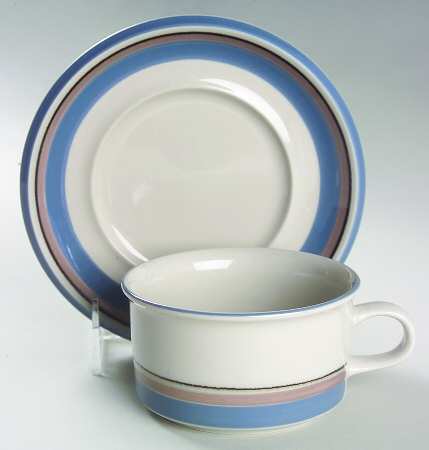 Uhtua Flat Cup & Saucer Set