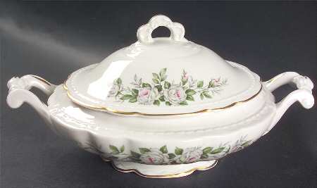 Mount Vernon Oval Covered Vegetable by Arcadian-Prestige