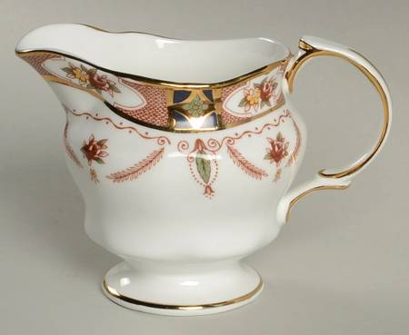 Royal Linden Creamer