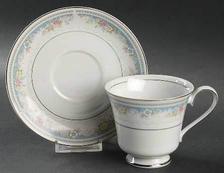 Bellavista Footed Cup & Saucer Set