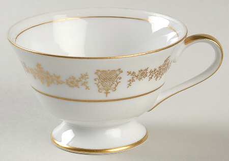Buckingham Footed Cup