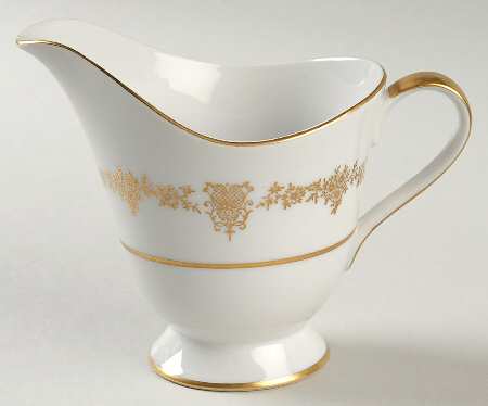Buckingham Creamer