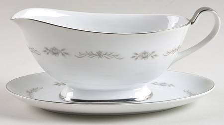 Doral Gravy Boat & Underplate