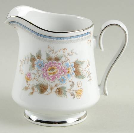 Magnifico Creamer