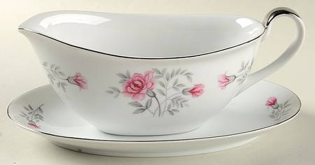 Petite Gravy Boat & Underplate
