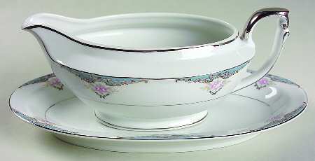 Romance Gravy Boat & Underplate/Relish