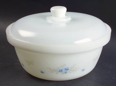 Romantique 2.25 Qt Round Covered Casserole