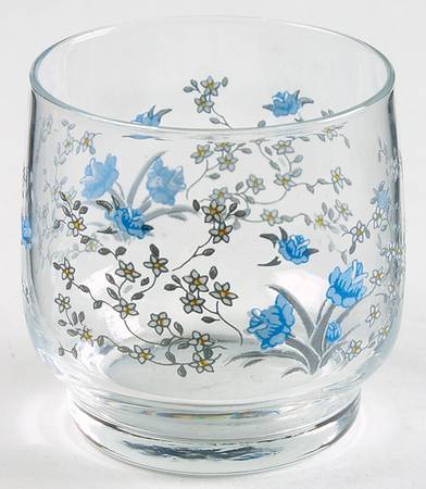 Romantique 6 Oz Glaassware on the Rocks