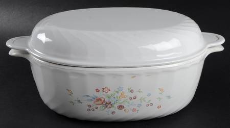 Victoria 3 Quart Round Covered Casserole by Arcopal