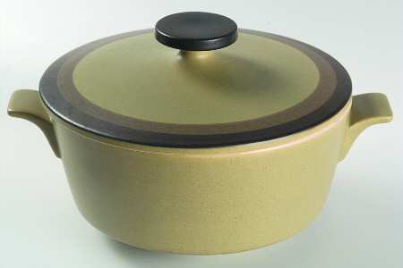 Apache Gold 2 Qt Round Covered Casserole