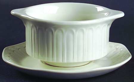 Alegre Gravy Boat & Underplate