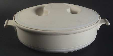 Genesis Sand 2 Qt Round Covered Casserole